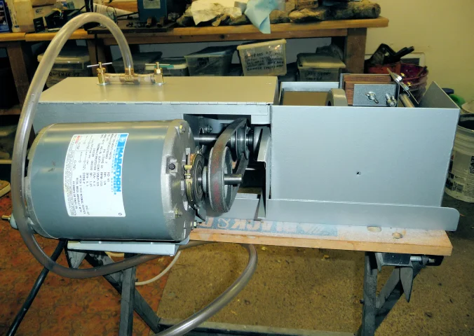 Lortone LUX-6 6 inch Combination lapidary arbor & trim saw - Image 2