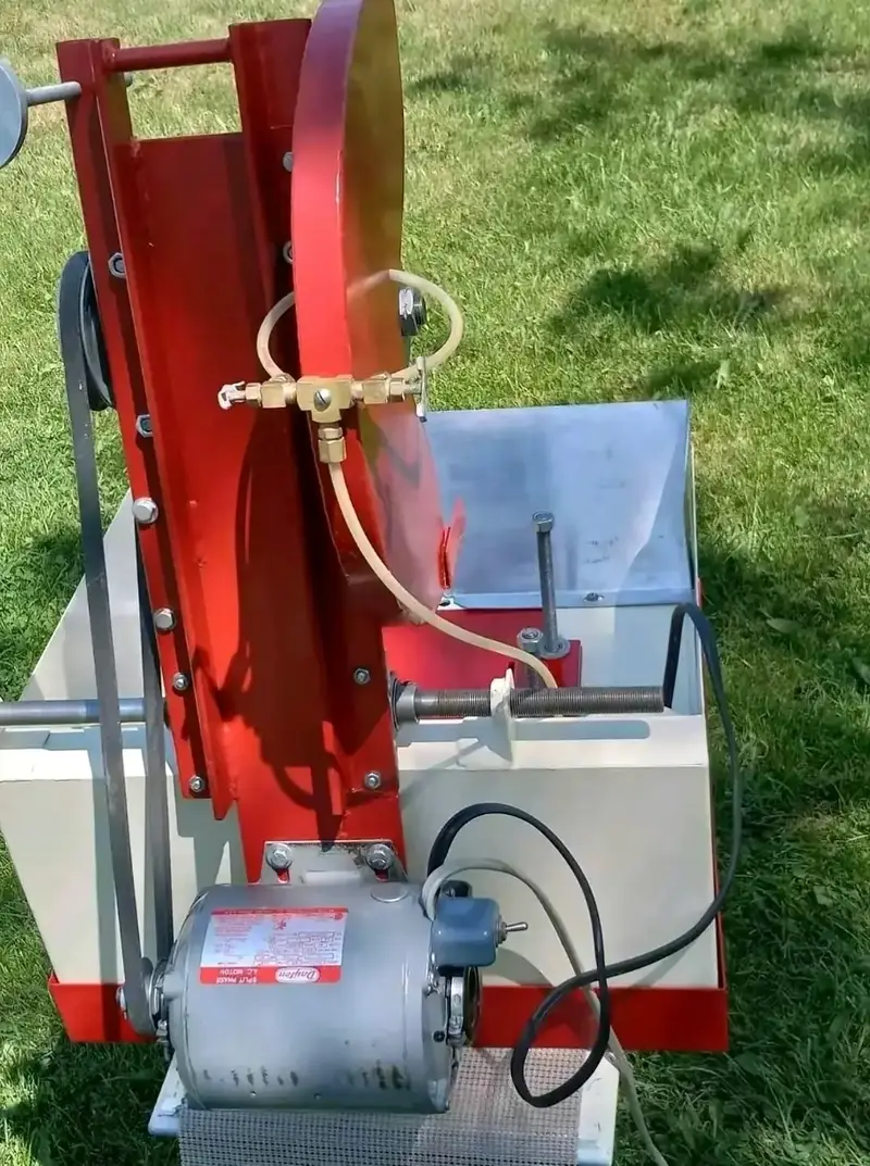 RockMaster 14″ Lapidary Drop Saw – Ultimate Cutting Power! - Image 4
